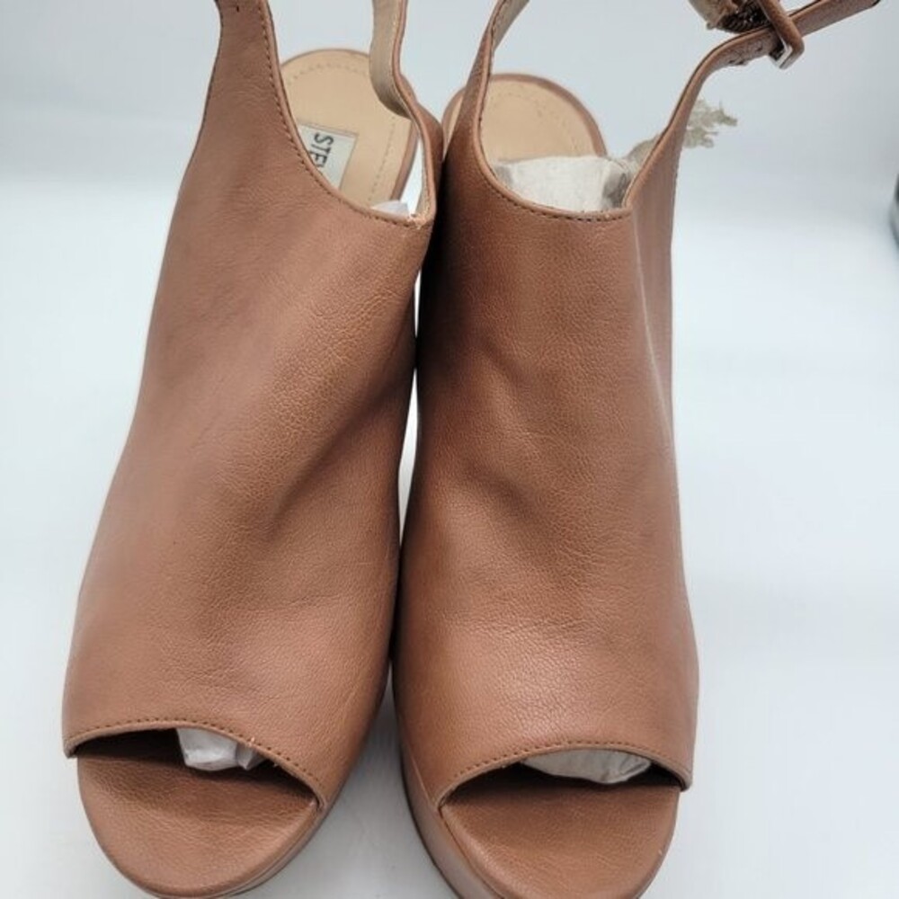 Steve Madden Gabby Cognac Size 9 in Box soles show wear